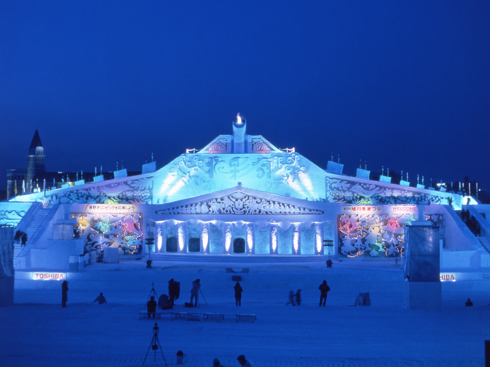 旭川冬祭：冰雕與聲光饗宴