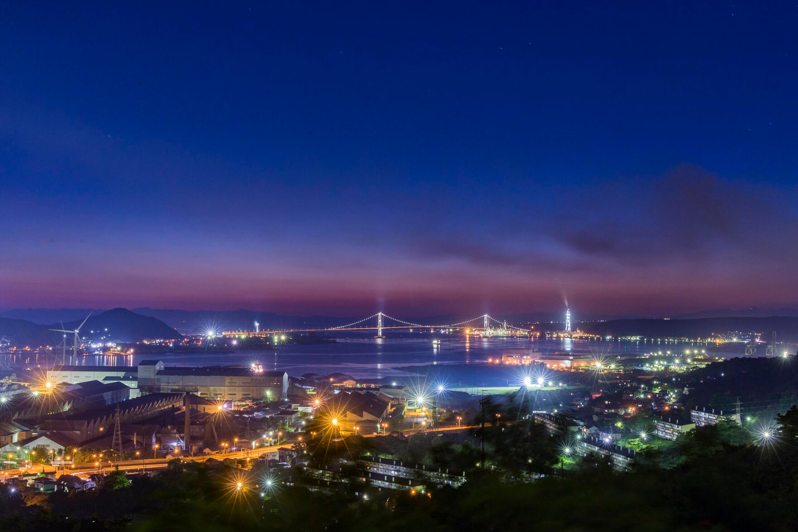 測量山展望台：欣賞室蘭港與工廠夜景