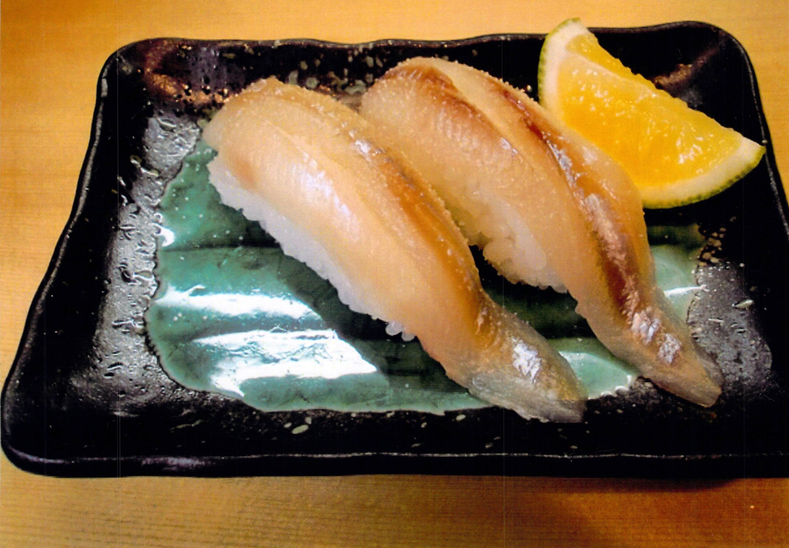 能品嚐秋季捕獲期限定的生柳葉魚，壽司店 翼